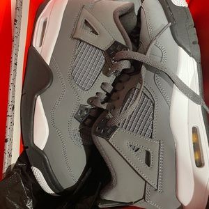 Lightly worn Jordan air retro